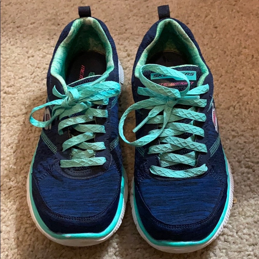 Sketchers Lite Weight Memory Foam Shoes